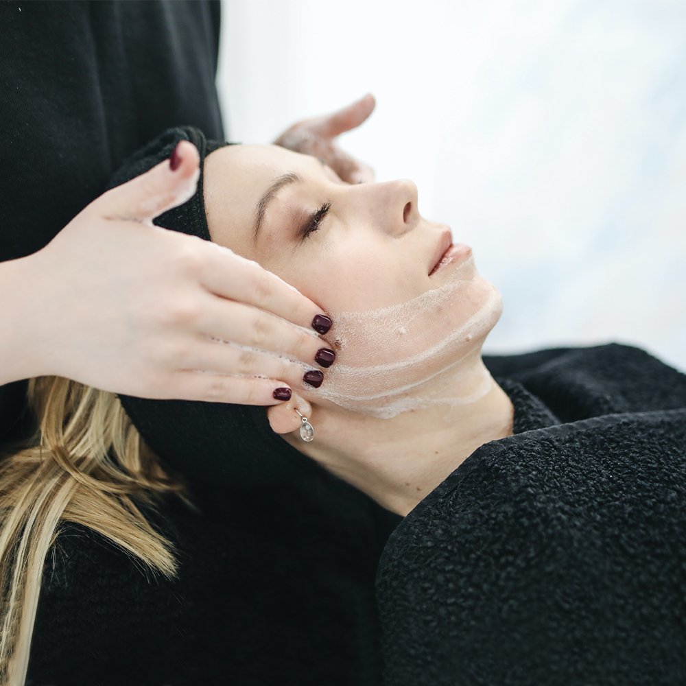 Güzellik Uzmanlığı Eğitiminde Müşteri Memnuniyeti: İşinizi Başarıya Taşıyan Anahtar